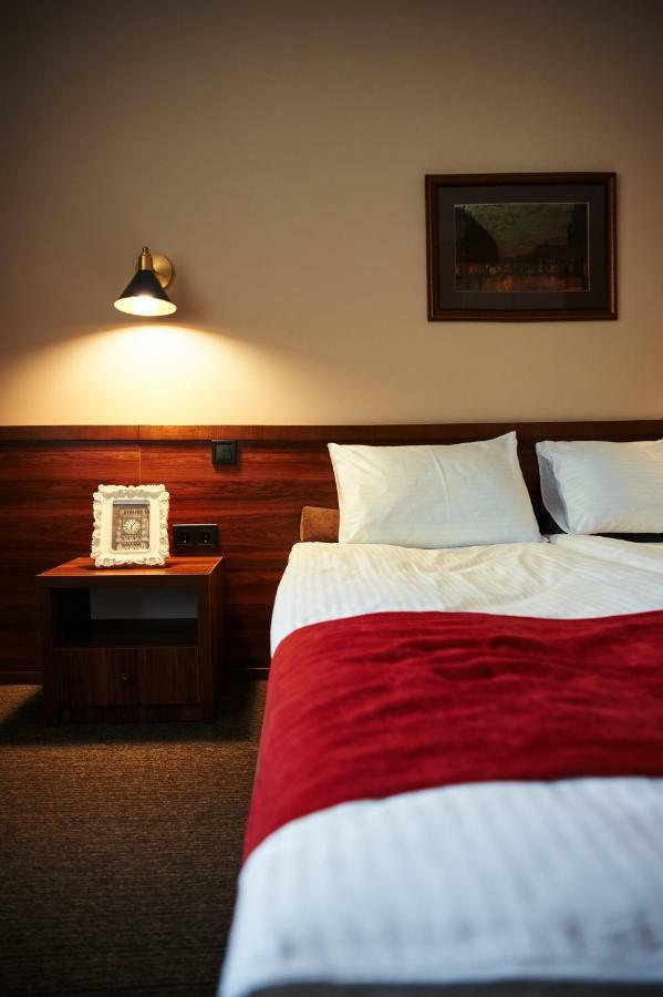 Sherlock Holmes Boutique Hotel Lviv Exterior photo