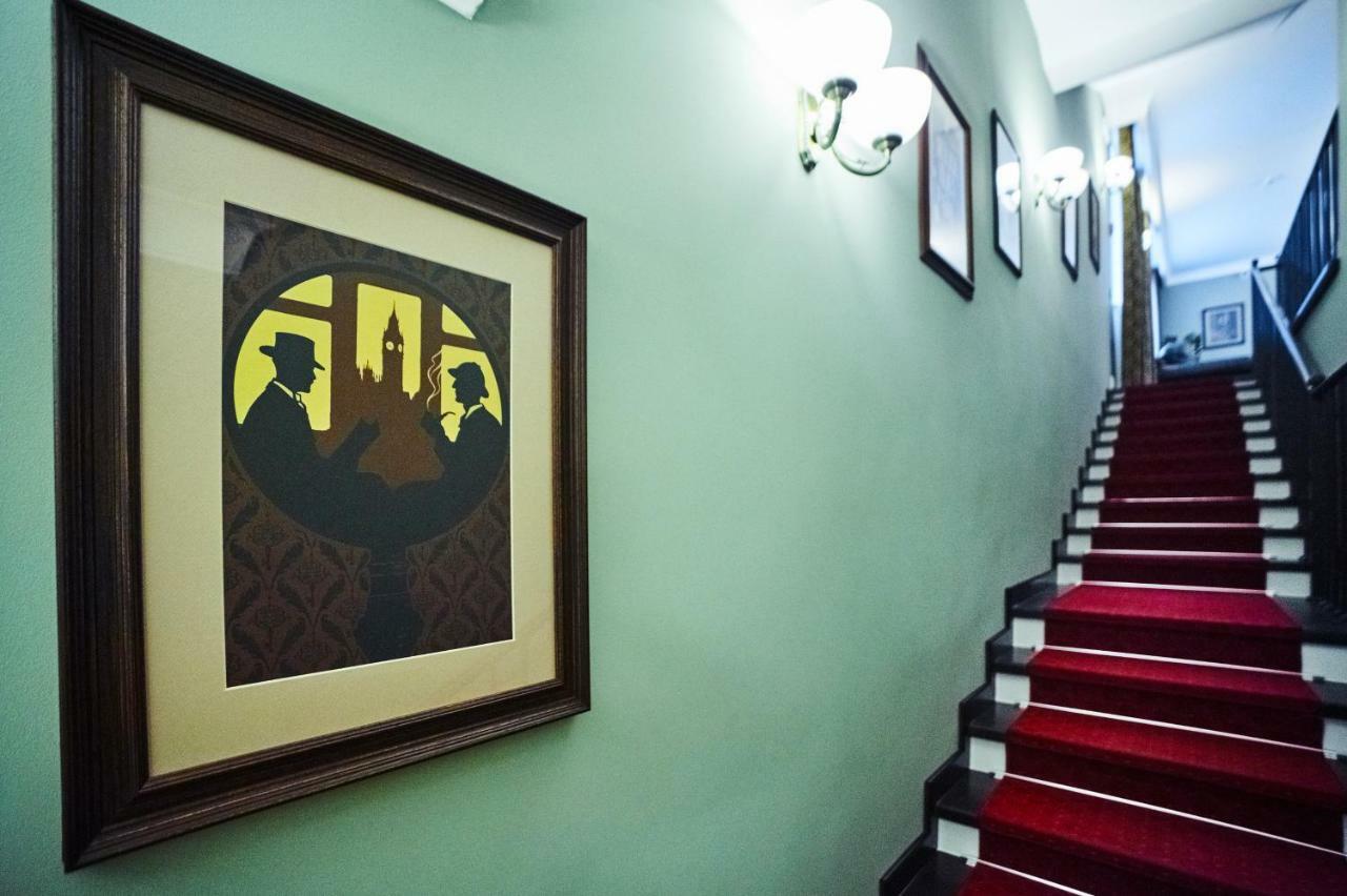 Sherlock Holmes Boutique Hotel Lviv Exterior photo