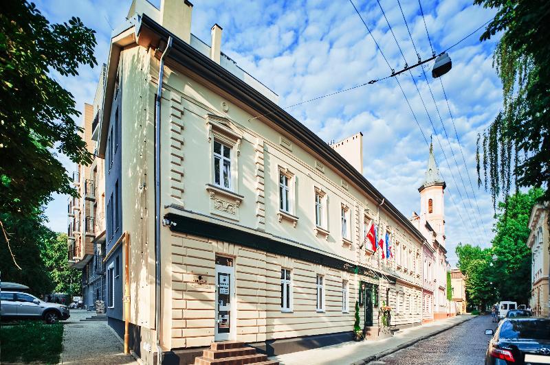 Sherlock Holmes Boutique Hotel Lviv Exterior photo