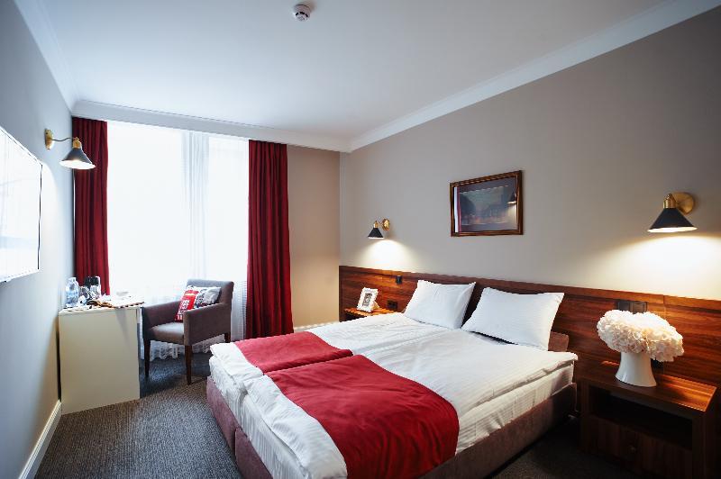 Sherlock Holmes Boutique Hotel Lviv Exterior photo